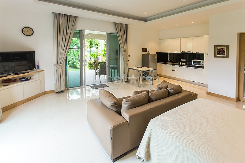 Lovely 4-bedroom villa close to the beach, photo 8
