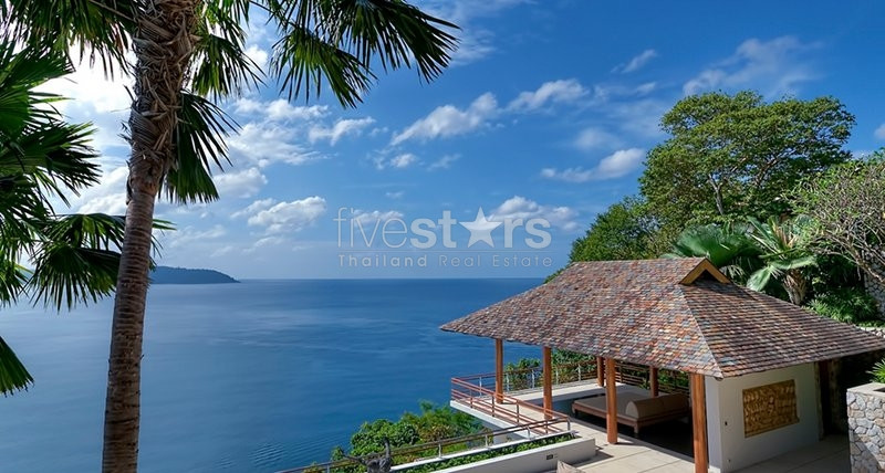 Luxury and prestigious villa nestled in the quiet and protected development of Millionaire’s Mile