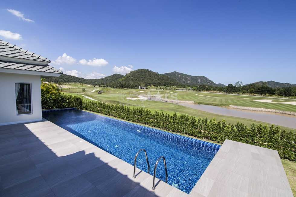 Villa avec piscine et accès direct au golf à Hua Hin