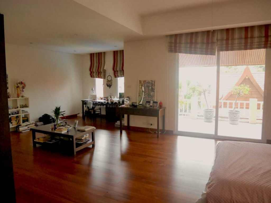 jolie maison avec 4 chambres et piscine privée quartier Phromphong, photo 7