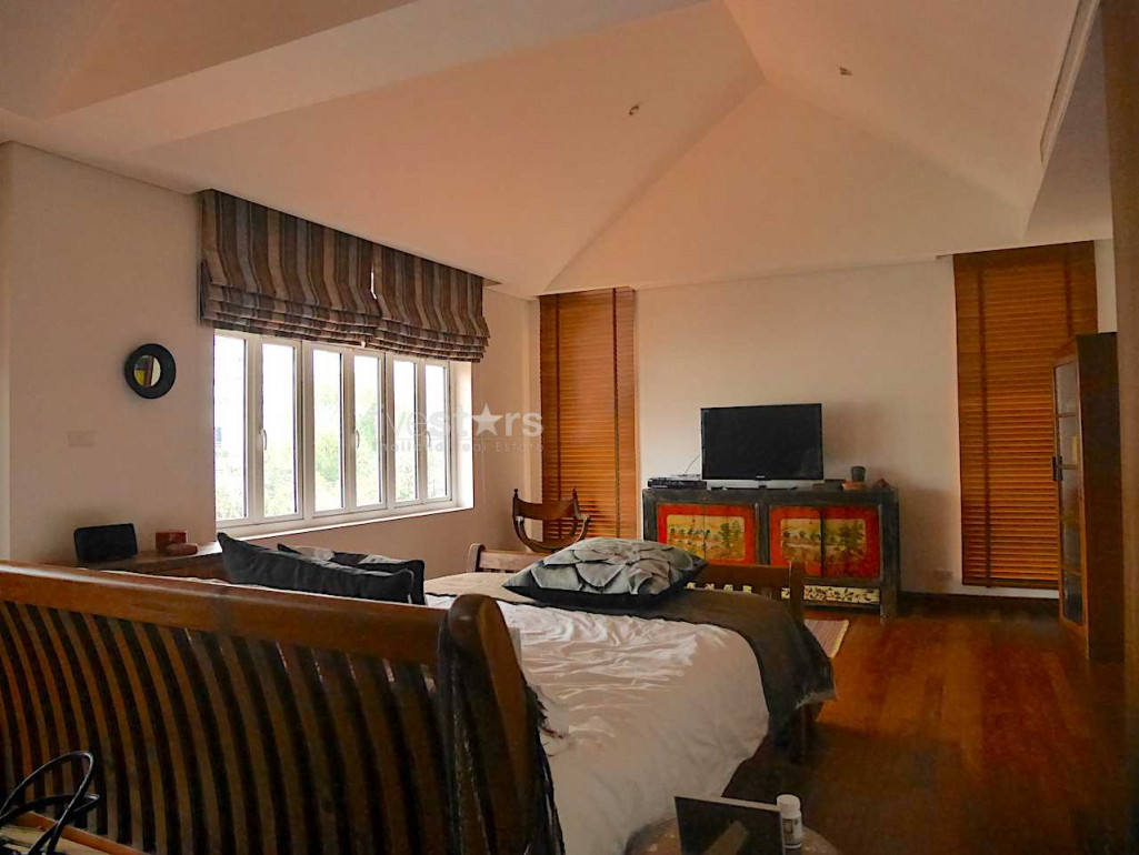 jolie maison avec 4 chambres et piscine privée quartier Phromphong, photo 9