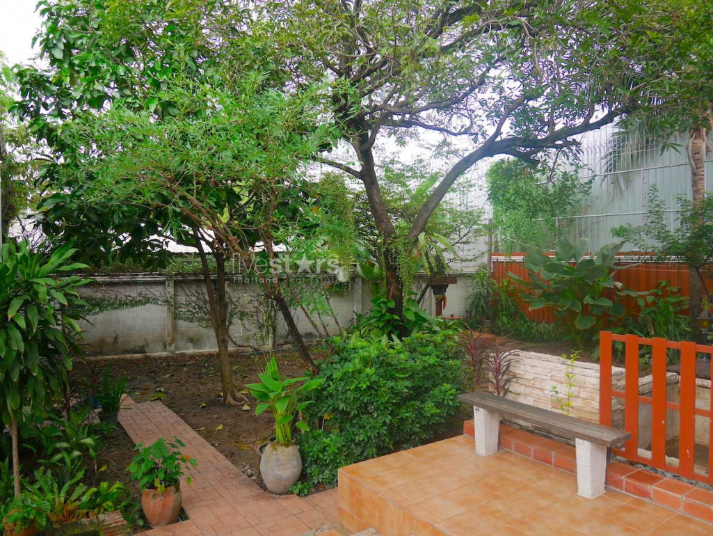 Maison avec une dependance, photo 8