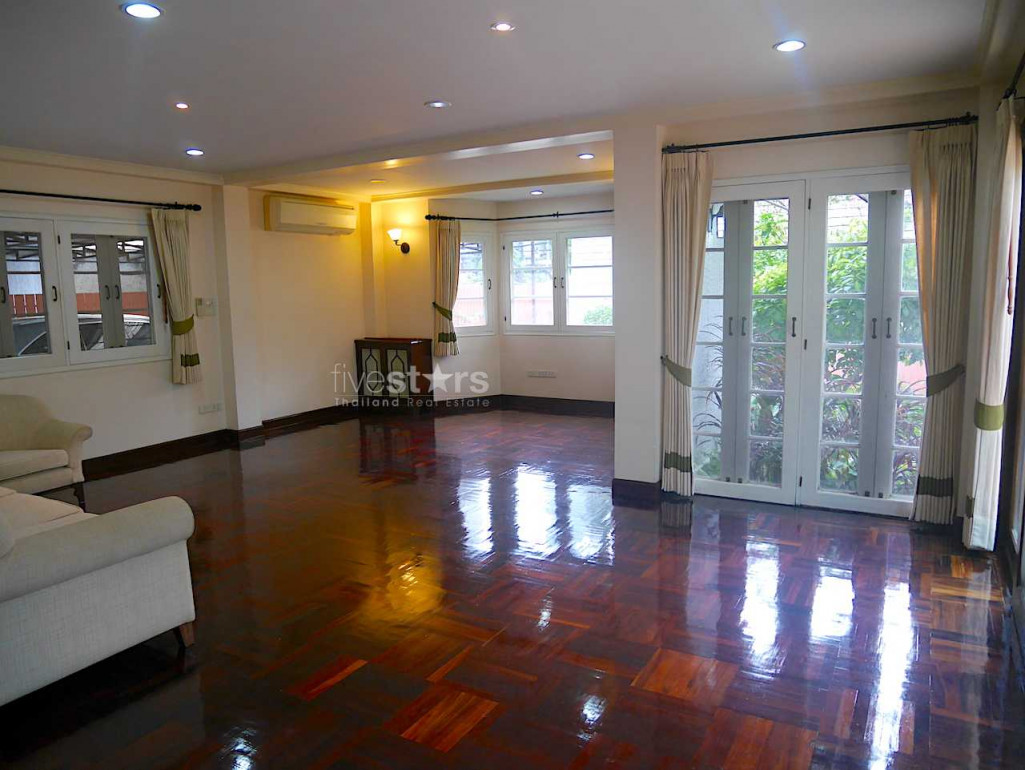Maison avec une dependance, photo 3