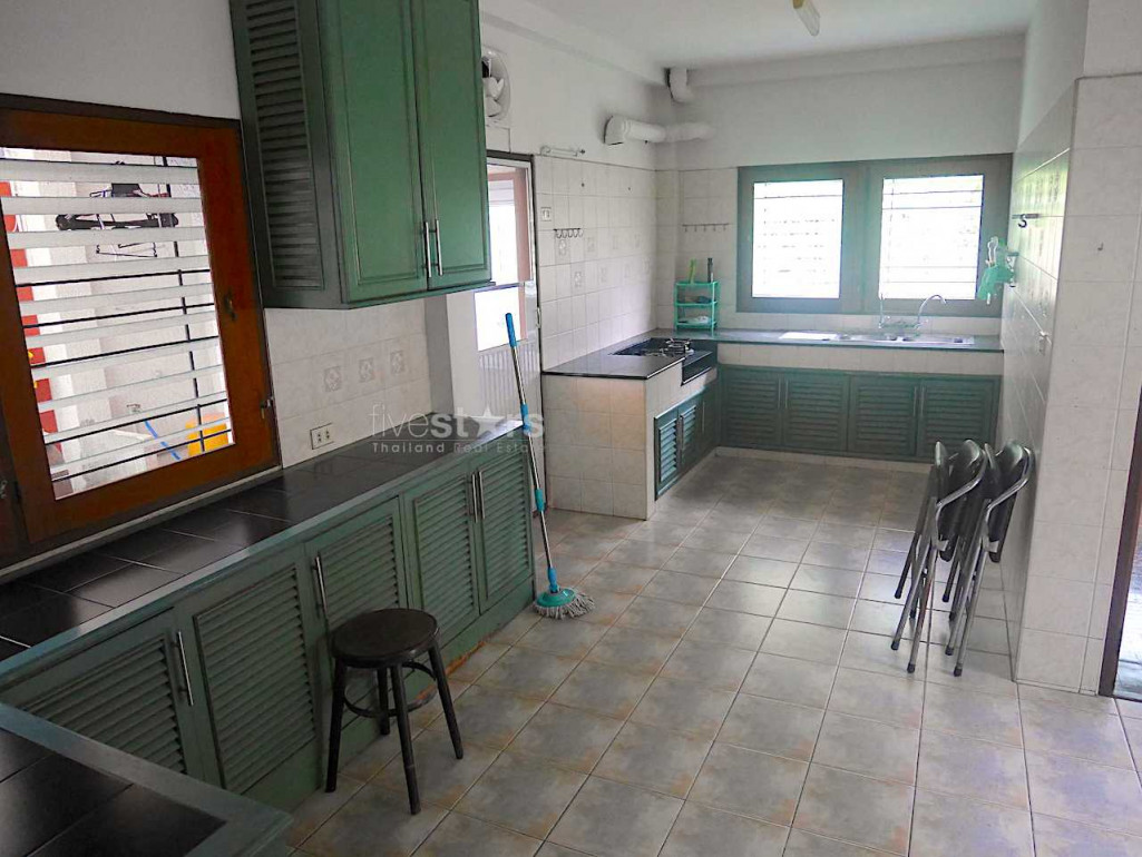 Maison avec une dependance, photo 6