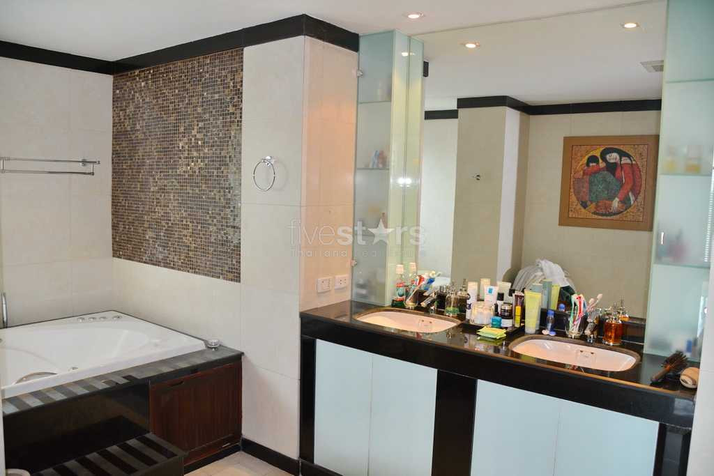 3-bedroom very spacious condo in mid-rise cozy residence, photo 9