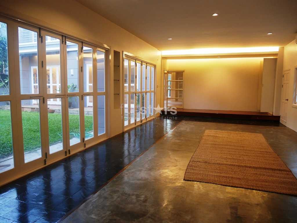 Maison spacieuse avec 4 chambres quartier Ekamai, photo 2