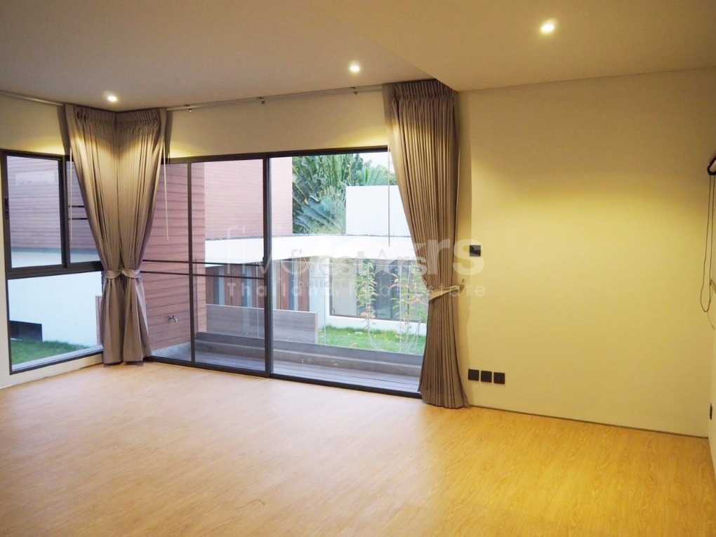 Maison moderne 4 chambres avec piscine privée, photo 8