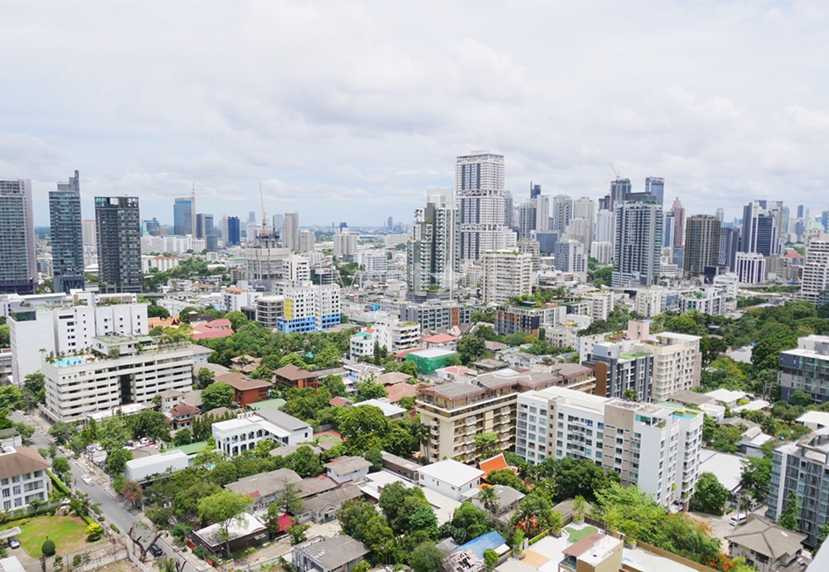 Grand appartement 3 chambres haut étage proche BTS Thonglor