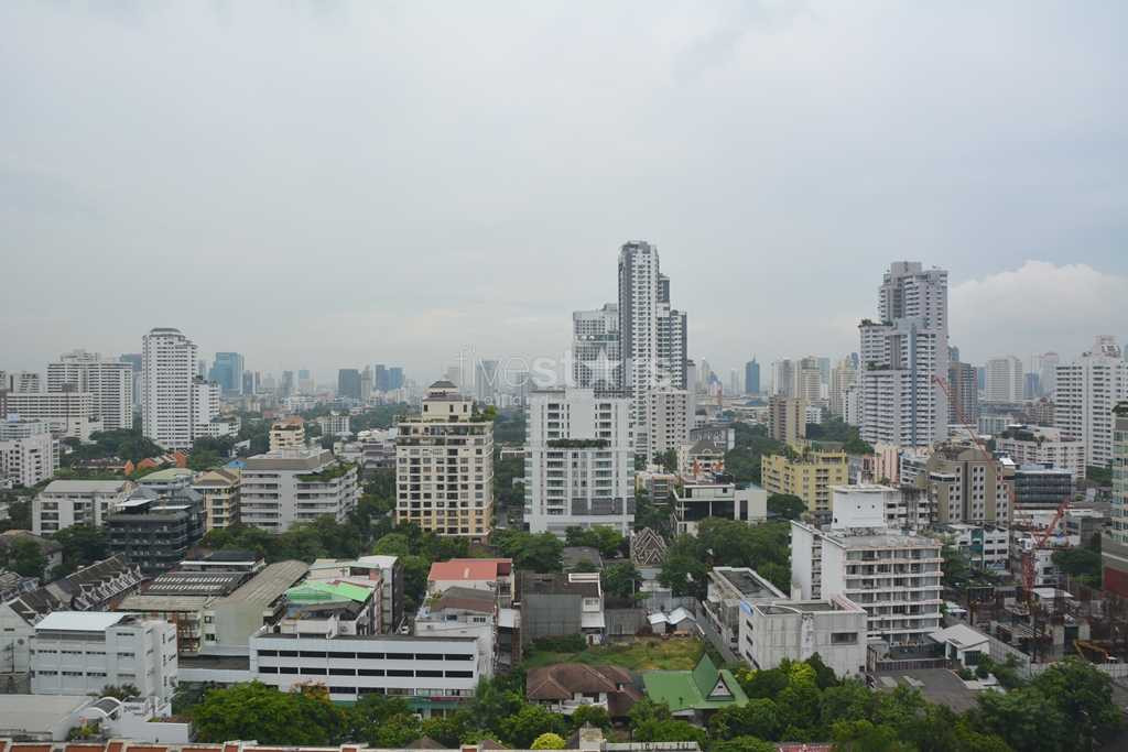 3-bedroom high floor condo for sale close to BTS Asok