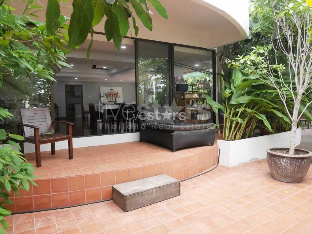 Duplex 3 chambres avec grande terrasse quartier Phromphong, photo 3