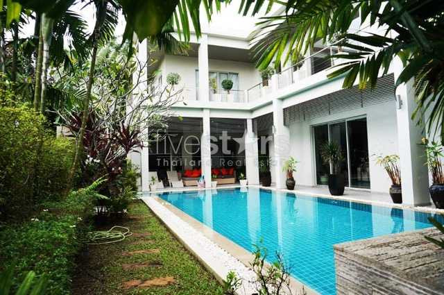 Jolie villa contemporaine avec piscine proche de la plage de Bang Tao