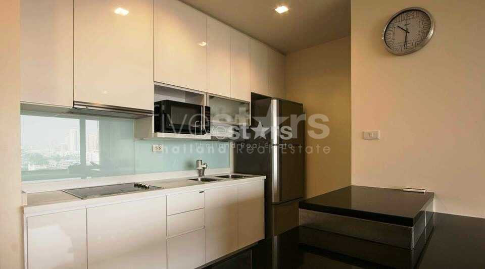 Appartement de 2-chambres en étage élevé proche du parc Lumpini, photo 4