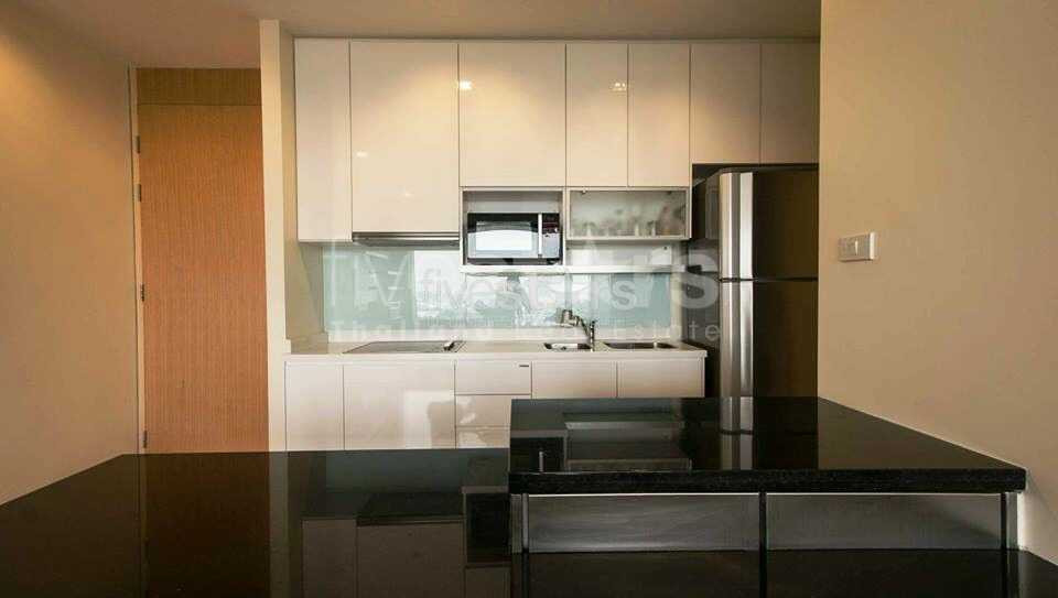 Appartement de 2-chambres en étage élevé proche du parc Lumpini, photo 6