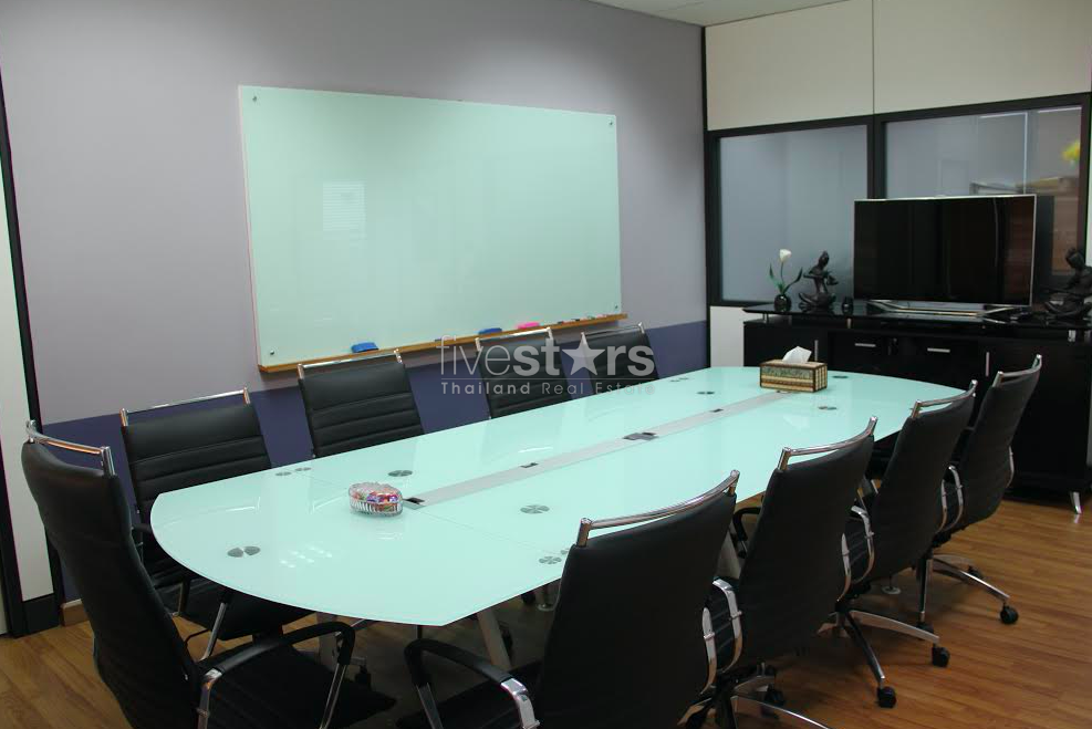 Bureau à louer proche de la station de BTS Udomsuk, photo 7