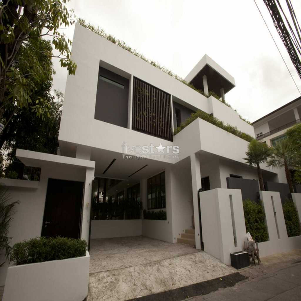 Luxueuse maison moderne de 4 chambres dans le quartier de Ekamai