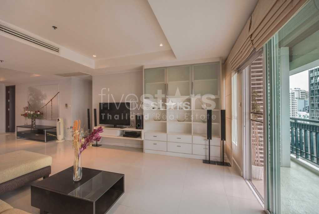 Spacieux appartement de 2 chambres proche de la station de BTS de Nana