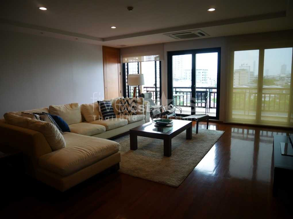 Spacieux appartement contemporain dans un quartier calme de Sathorn, photo 2