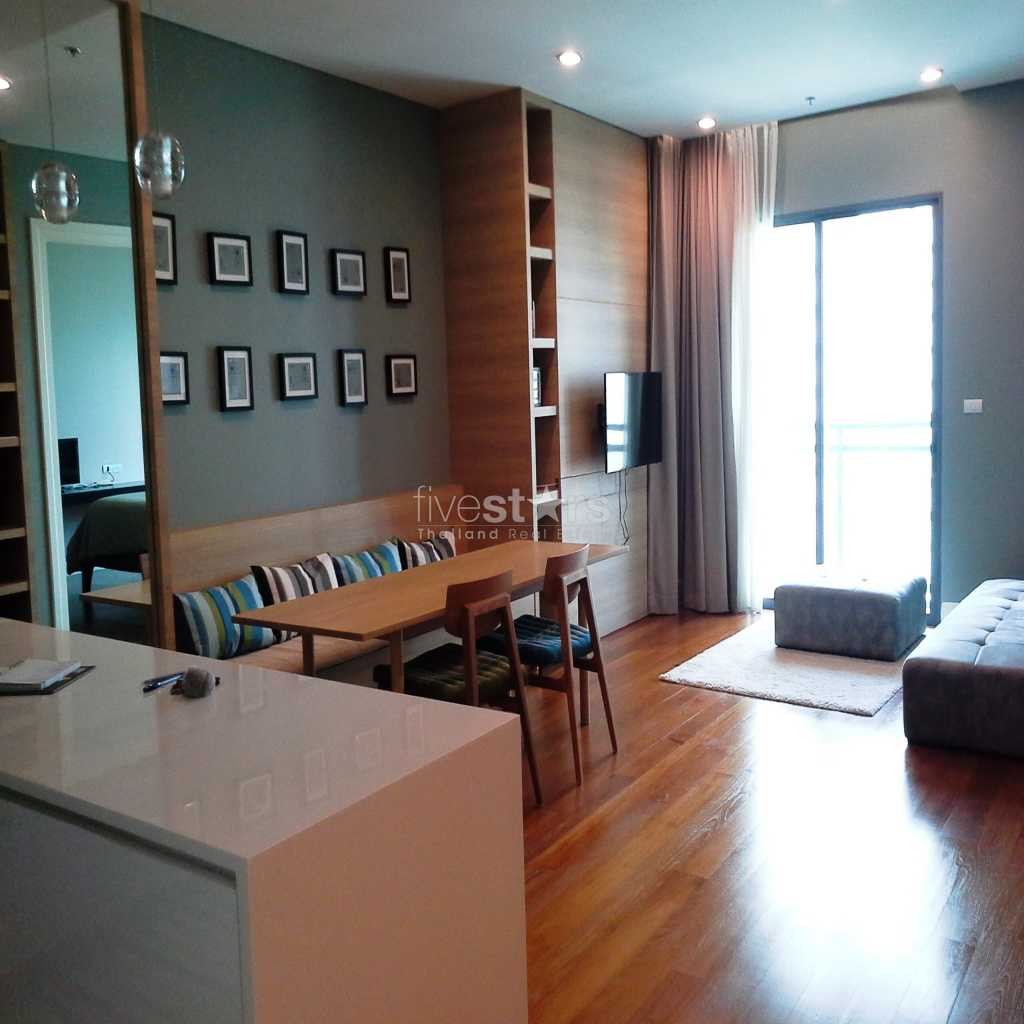 Grand appartement 1-chambre à Phrom Phong