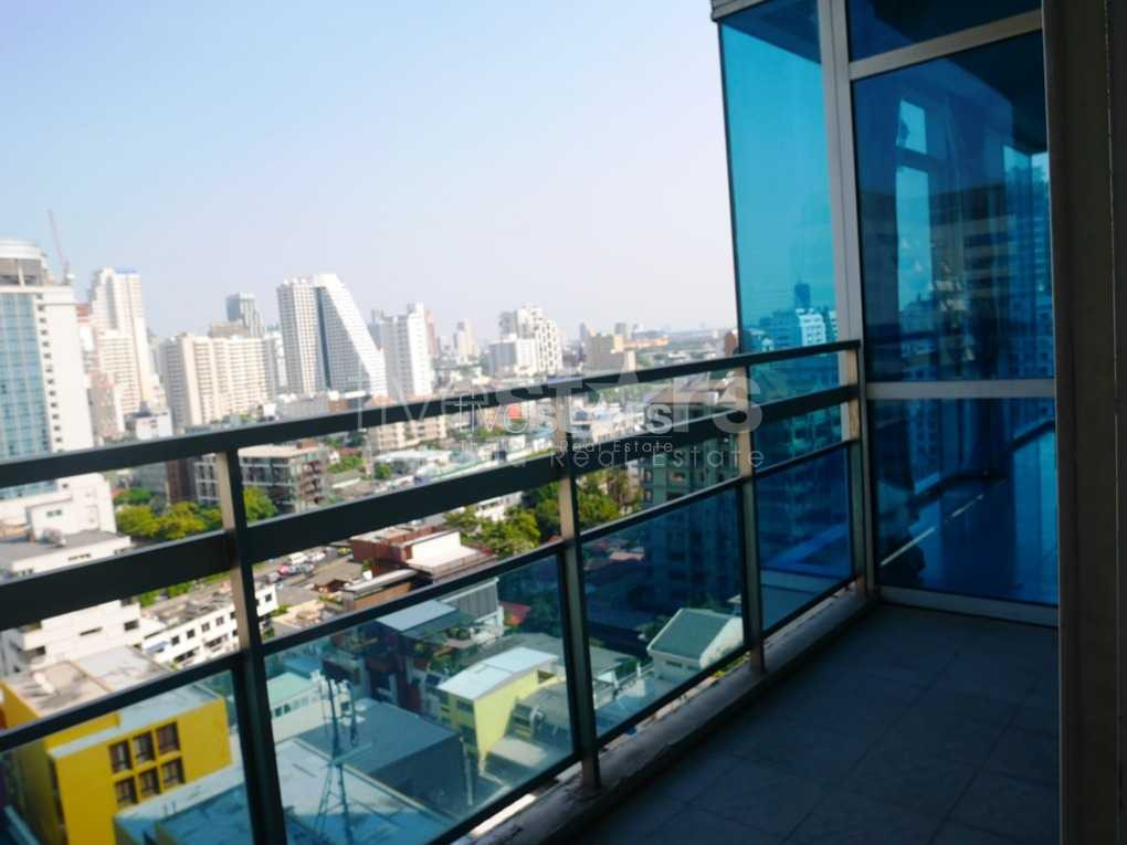 Grand appartement de 4 chambres proche de la station de BTS de Ploenchit