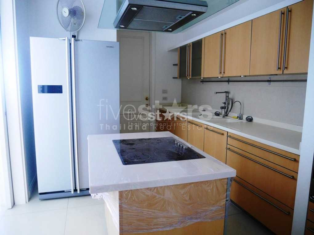 Grand appartement de 4 chambres proche de la station de BTS de Ploenchit, photo 4