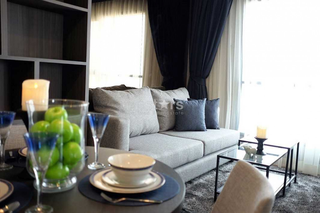 Appartement moderne de 2 chambres proche du BTS Phra Khanong