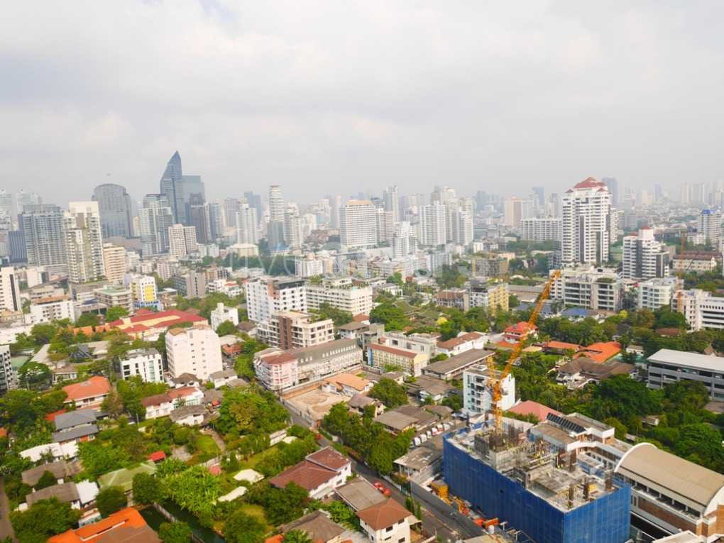 Spacieux appartement de 3 chambres à Thonglor