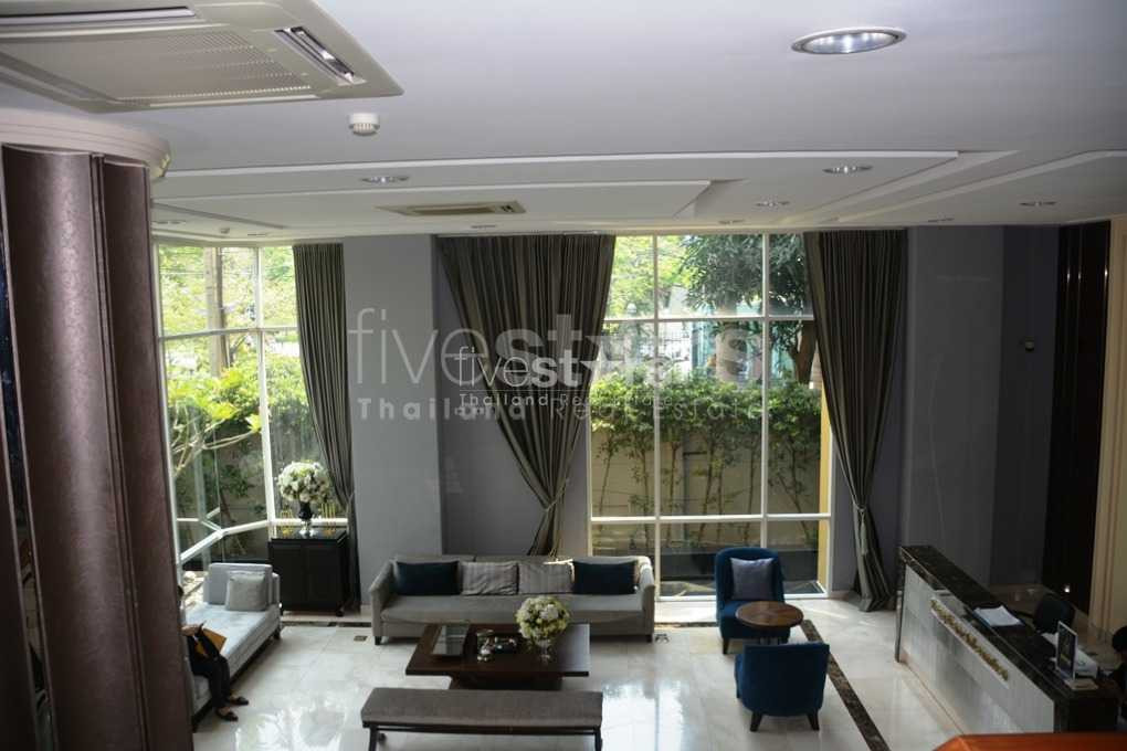Appartement 3 chambres juste à côté du parc Benjasiri et à 500 mètres du BTS Phromphong, photo 3