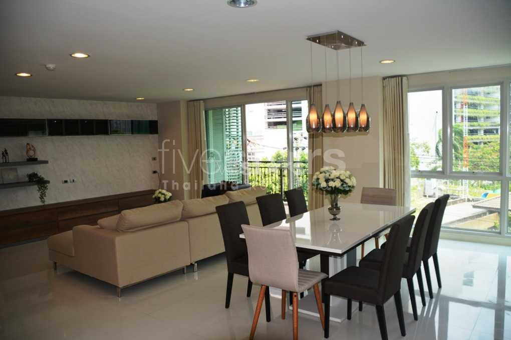 Appartement 3 chambres juste à côté du parc Benjasiri et à 500 mètres du BTS Phromphong, photo 2