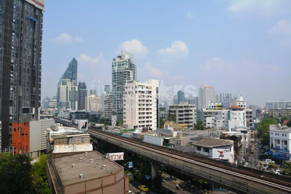 Appartement moderne de style Duplex proche du BTS Thonglor