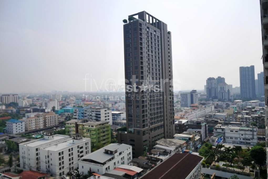 Appartement moderne de 2 chambre proche du BTS Phra Khanong