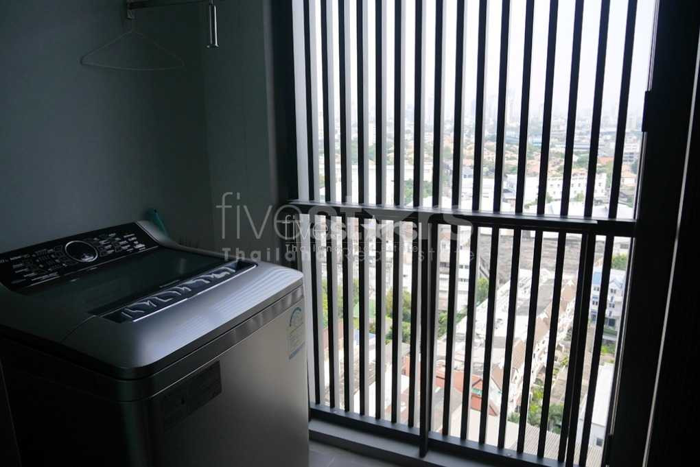 Appartement moderne de 2 chambre proche du BTS Phra Khanong, photo 8