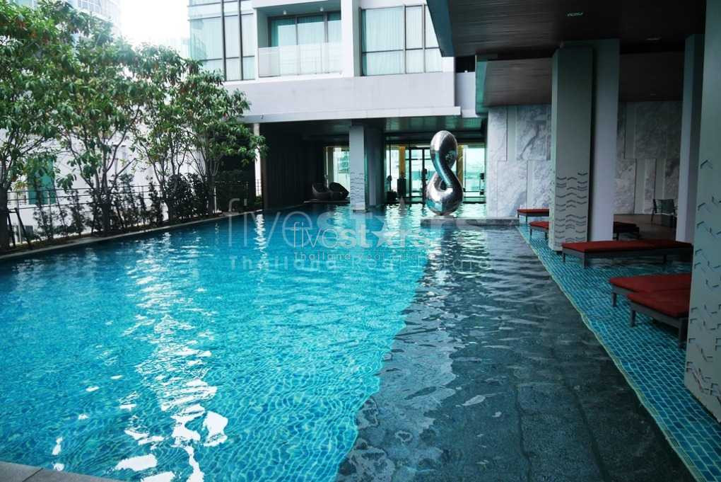 Appartement moderne de 2 chambre proche du BTS Phra Khanong, photo 9