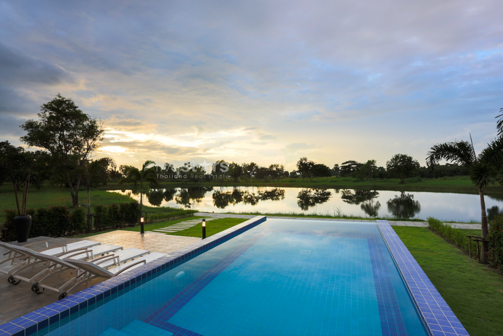 Villa neuve avec piscine privée et vue lac, photo 4