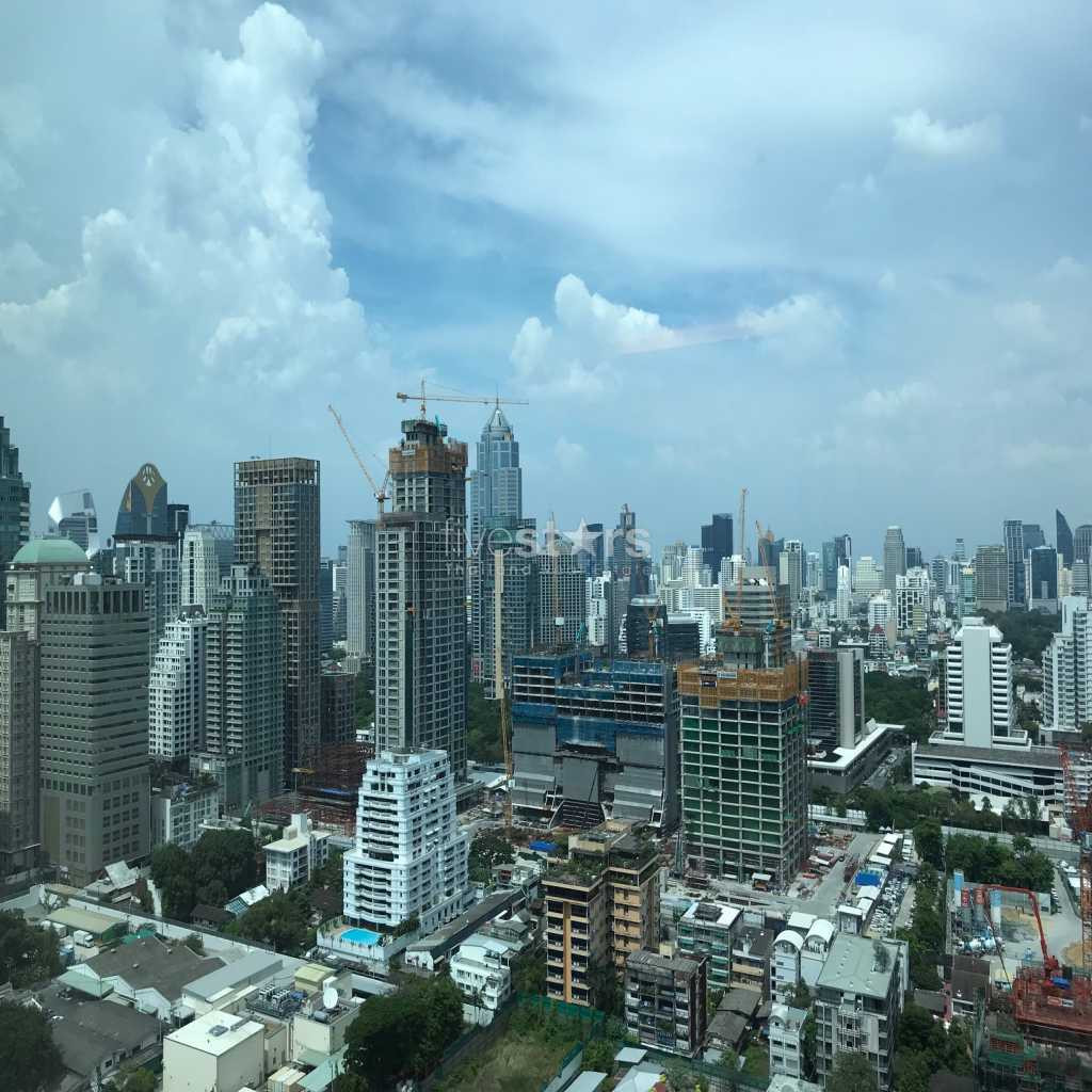 2-Bedroom Luxury Condominium in Rajadamri, photo 2