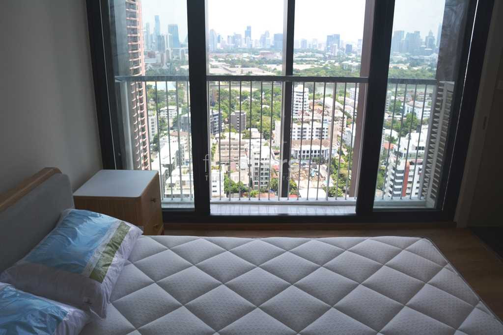 Studio moderne en étage élevé à Sukhumvit 24, photo 4