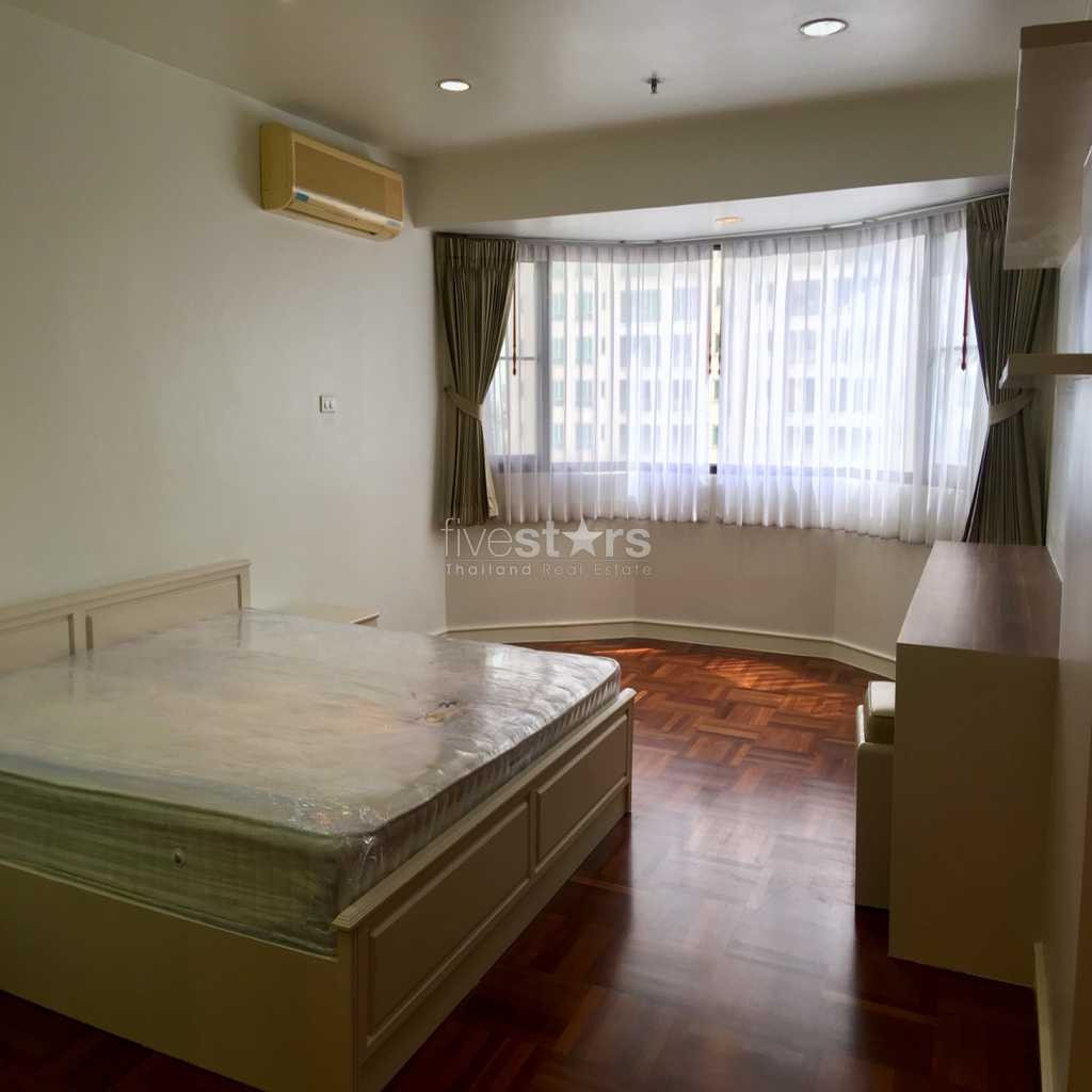 Appartement de 2 chambres entièrement rénové proche du BTS Phrom Phong, photo 3