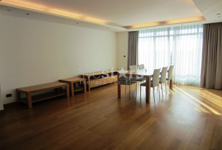 Large 3-bedroom apartment close to BTS Ari