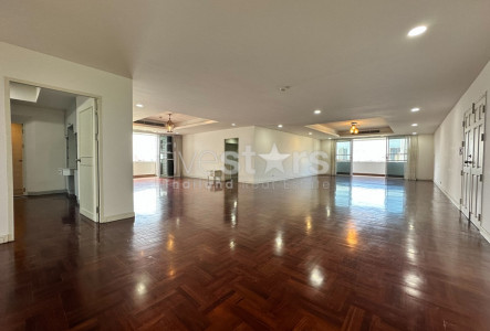 3 bedrooms large unit & newly renovated condo for sale on Ekamai 