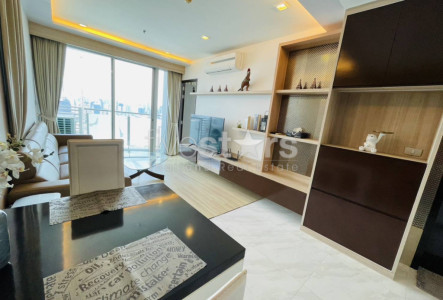 1-bedroom high rise condo for sale close to Phra Khanong BTS station 