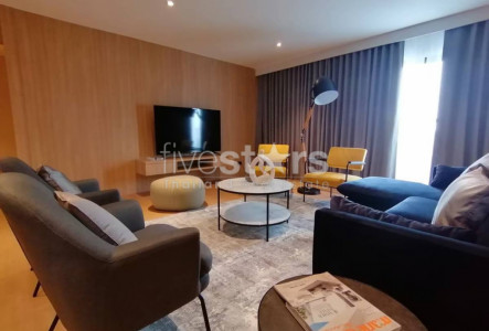 Pet-friendly unit 3-Bedroom for rent on Ekkamai