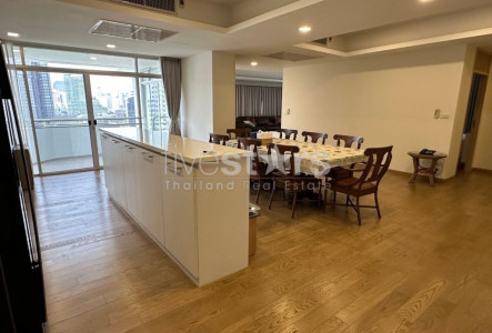 3-bedroom high floor condo for rent on Ekkamai   