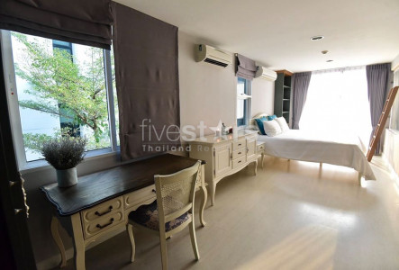 Large 1 bedroom condo for rent near in Ekamai and Phra Khanong area