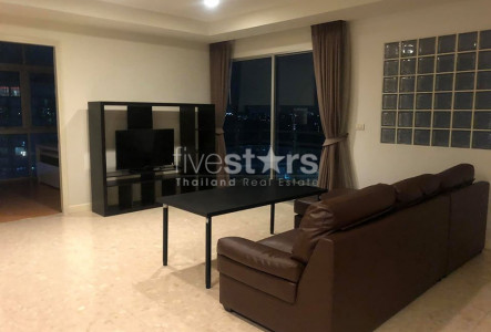 3 bedrooms condo for rent close to BTS Ekamai
