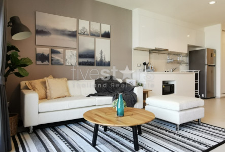 2-bedroom condo for rent on Ekamai