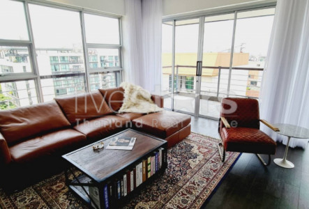 4 bedroom condo for rent on Phra Khanong