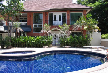Single house for rent in Bangkok