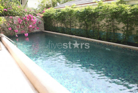 Single house for rent in Ekamai