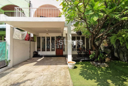 
Townhouse with 3 bedrooms for rent in Ekamai