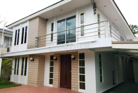 3 bedrooms house for rent in Sukhumvit BTS Ekamai BTS Thonglor