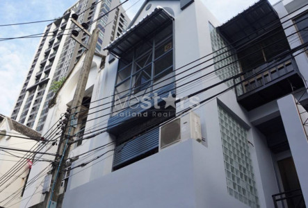 Home office for rent close to Phra Khanong BTS Station